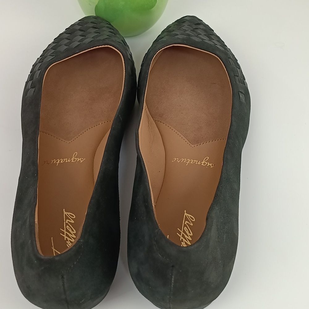 Trotters Black Woven Loafers - Picture 6 of 8